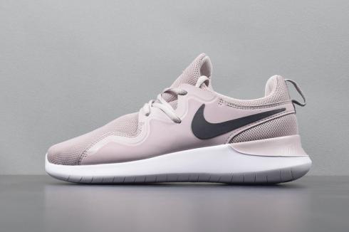 nike tessen aa2172